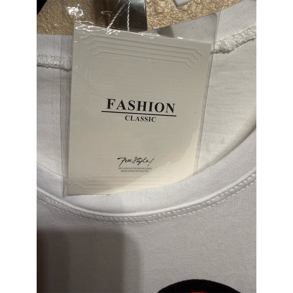 Hello Kitty longline T-Shirt Women’s one size White Rhinestone Graphic - Picture 5 of 5